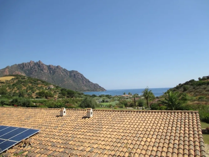 2 Bedrooms Classic Apartment with ocean view