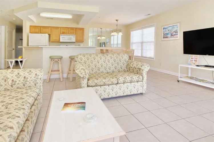 2407 Commons II