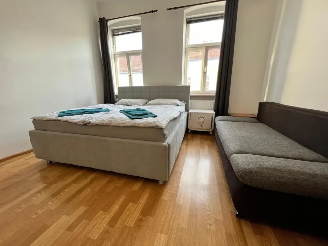 EasyStay 3BR shared Apt. Near Meidling
