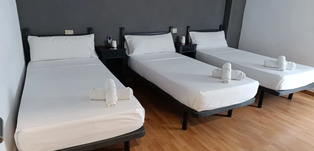 Standard Triple room