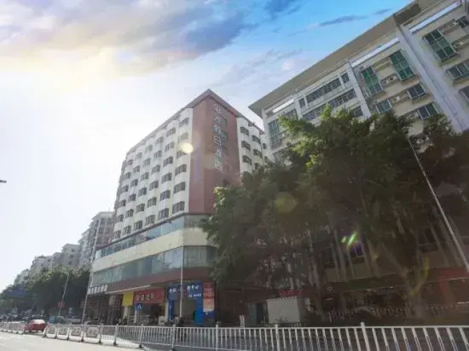 Sunshine Holiday Hotel