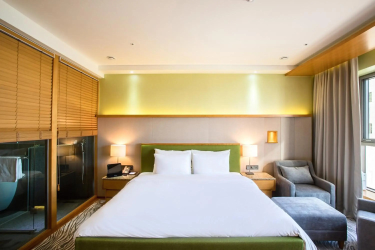 Baymond Hotel