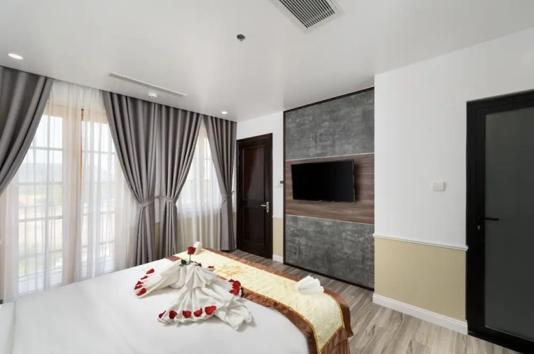 Quadruple Family Suite