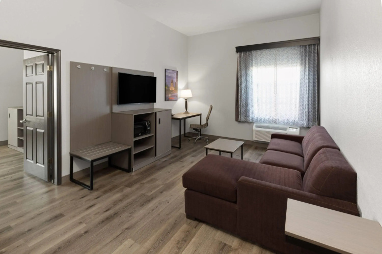 La Quinta Inn & Suites by Wyndham Kyle - Austin South