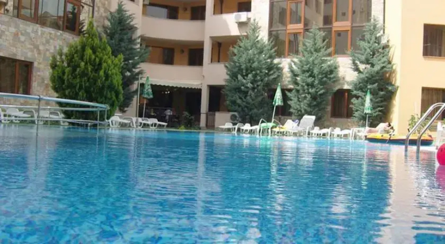 GT Emerald Paradise Apartments
