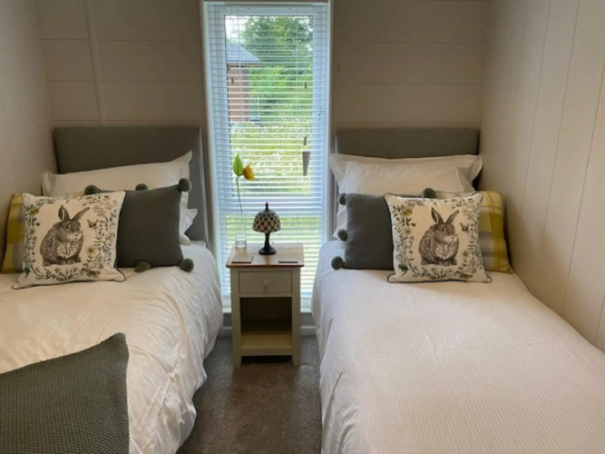 Hollicarrs – Sunflower Lodge