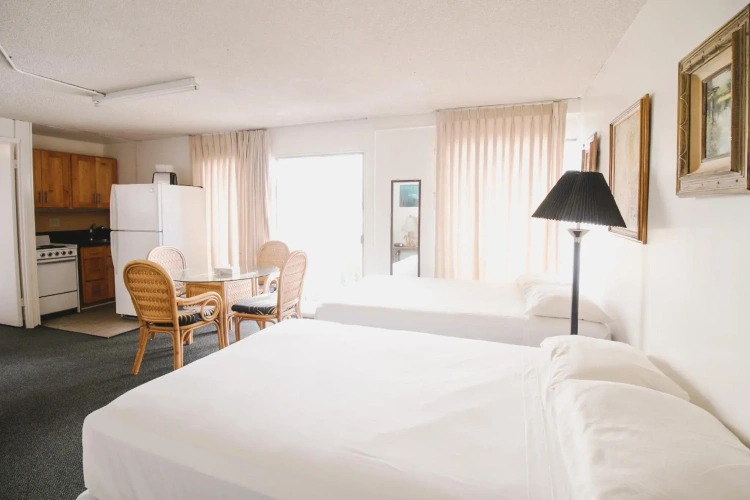 1 Bedroom Sextuple Suite