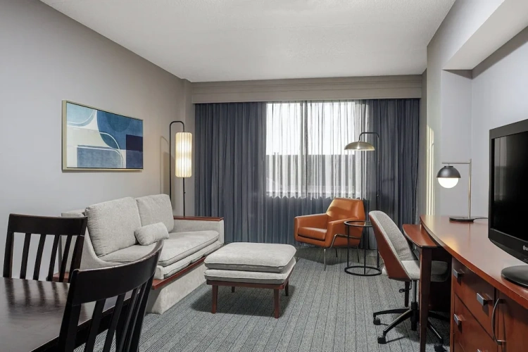 1 Bedroom Suite