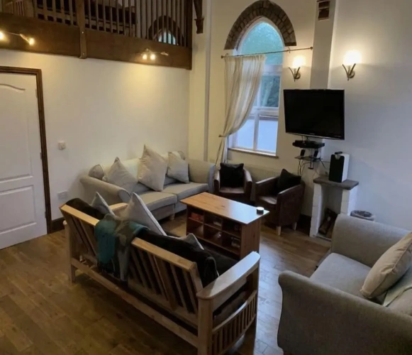 5 Bedrooms Cottage with balcony