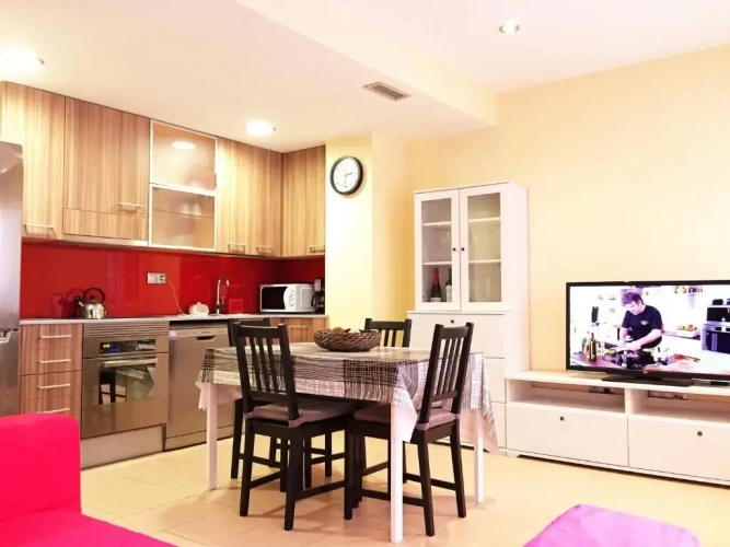 2 Bedrooms Apartment