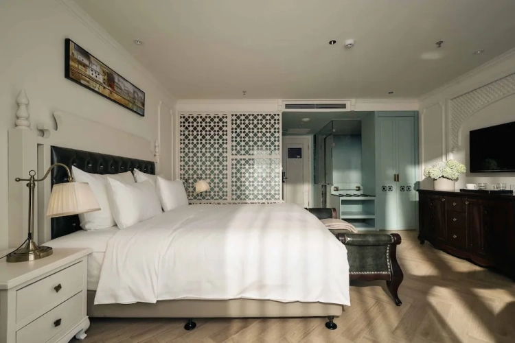 Premier Double room with city view