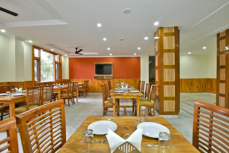 Hotel Pine View - Hotel In Dharamshala
