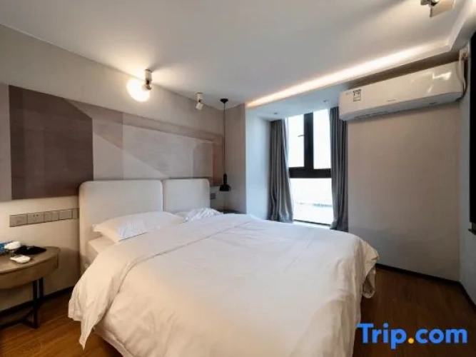 3 Bedrooms Family Suite with view