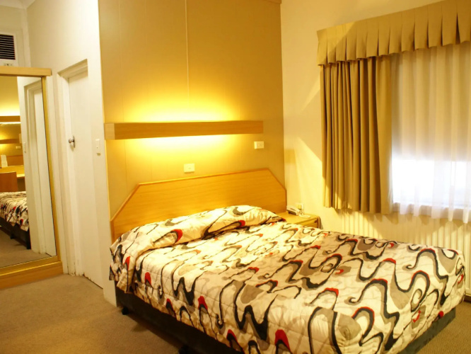 Country Lodge Motor Inn