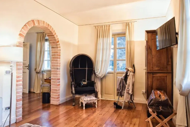 Junior Suite with balcony and with view