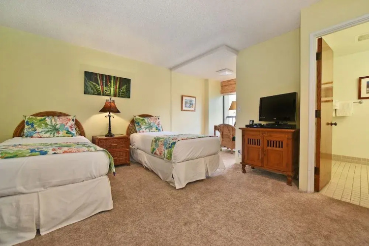 Kaanapali Royal H303 by RedAwning