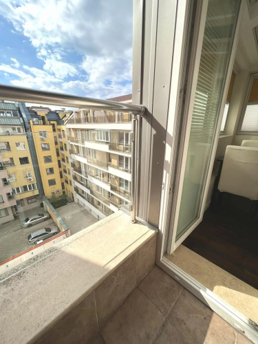 Unique Luxurious Jacuzzi PENTHOUSE DUPLEX in City Center! 2 BATHS! FREE PARKING!