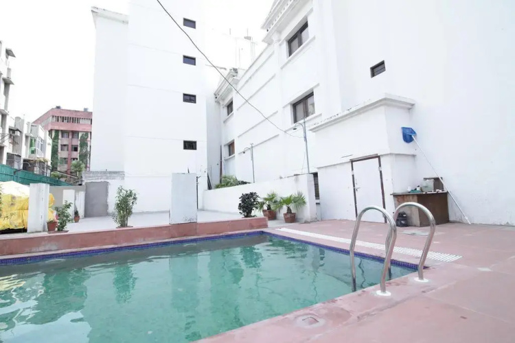 Hotel Empire Regency