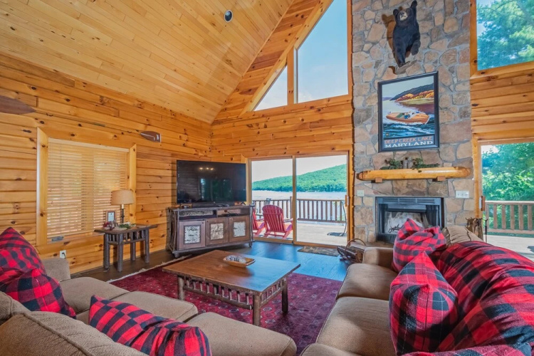 Bear Hollow House