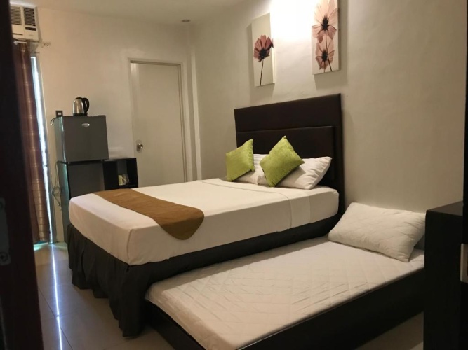 Standard Triple room