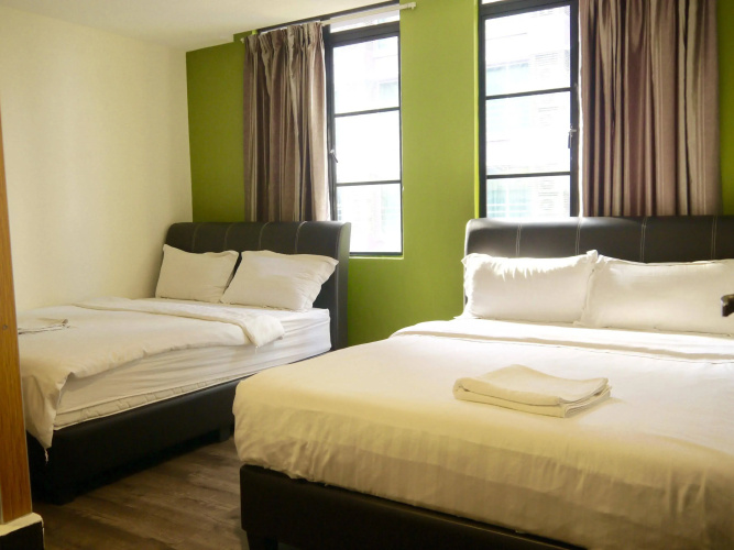 33 Star Hotel by The Sqwhere