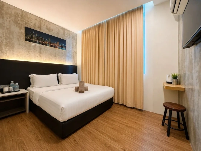 Deluxe Double room with city view