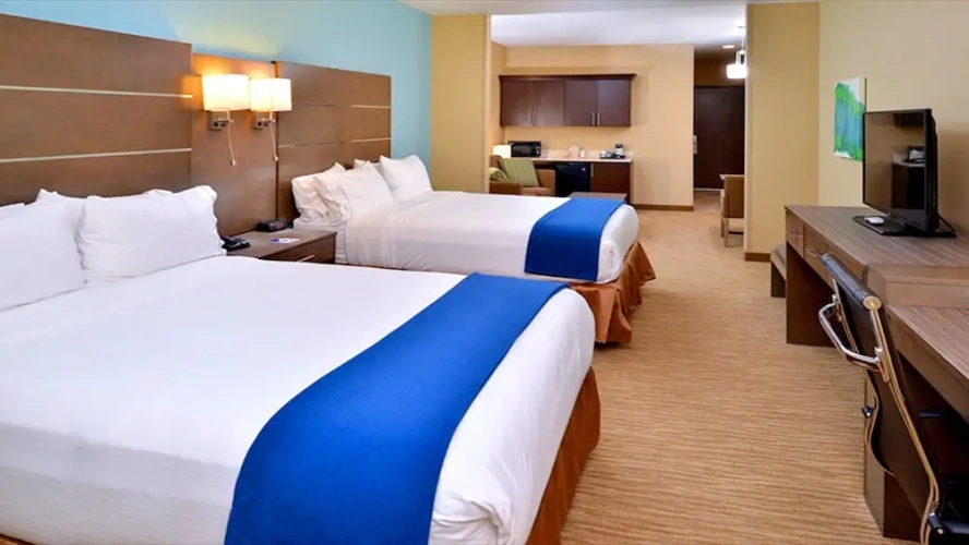 Quadruple Suite