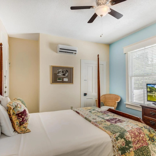 Lakeside Inn photo 24