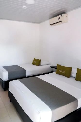 Standard Triple room