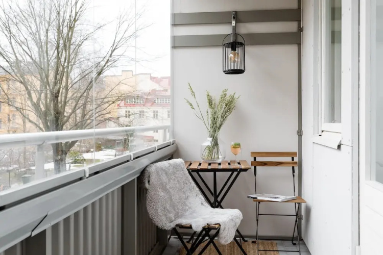 Spacious Design Studio Home With Terrace