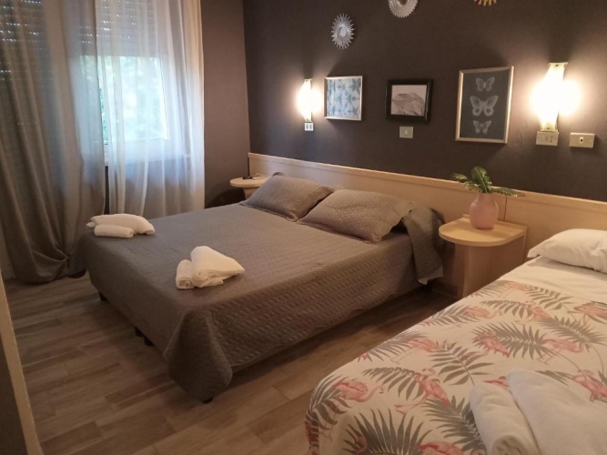 Standard Triple room with balcony