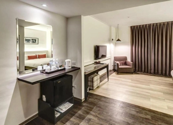 53 Hotel