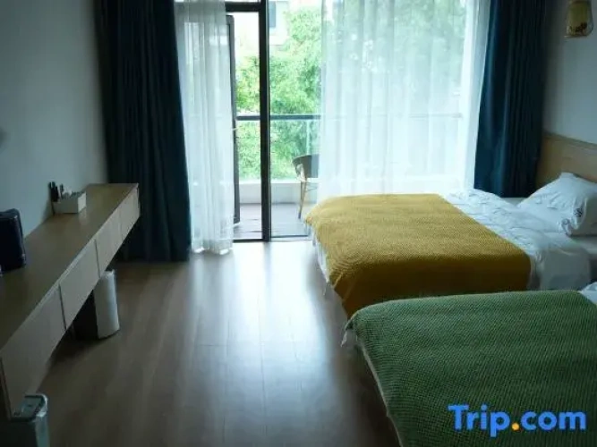 Superior Twin room with balcony