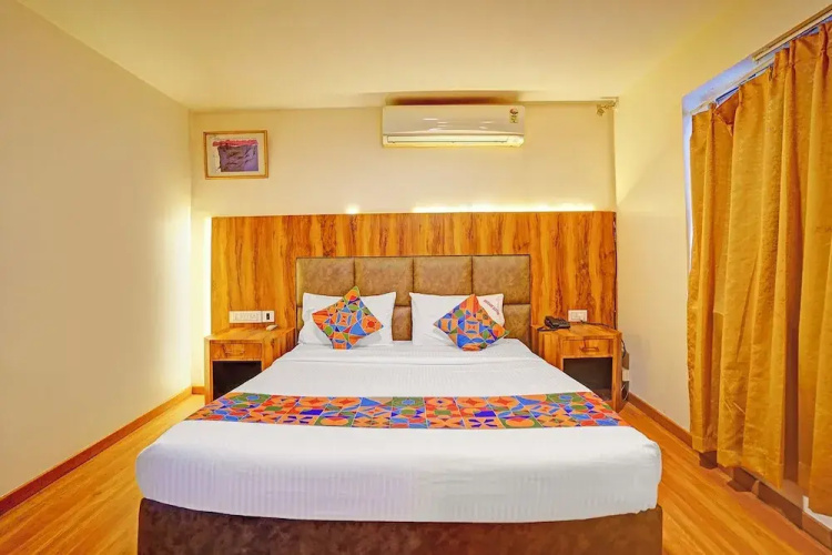 Fabhotel Brigade Suites
