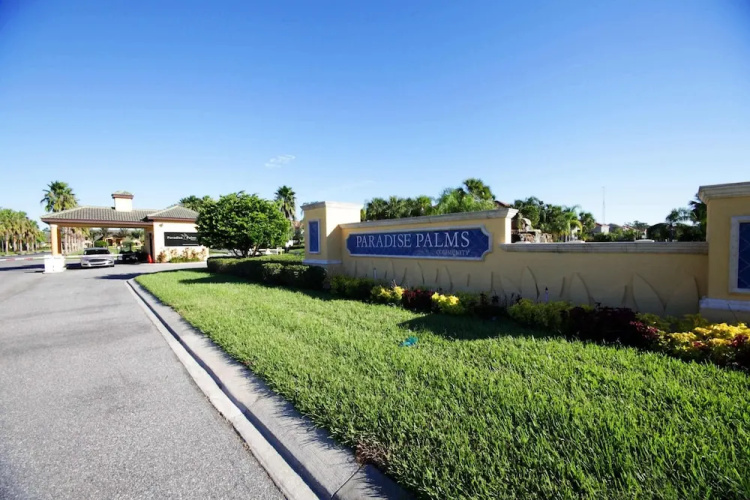 Paradise 4Bd w Private Pool Waterpark 8951