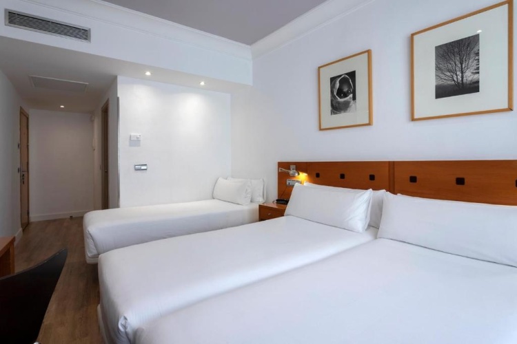 Triple room