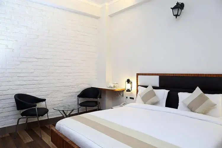 FabHotel Huda Sushant Lok