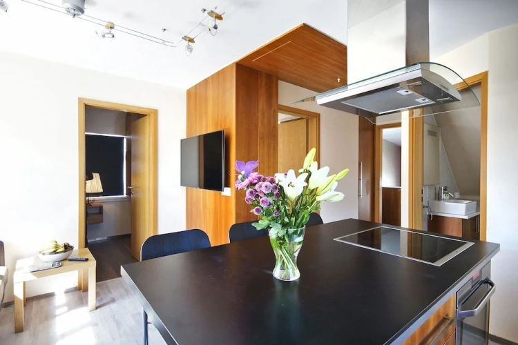 2 Bedrooms Apartment