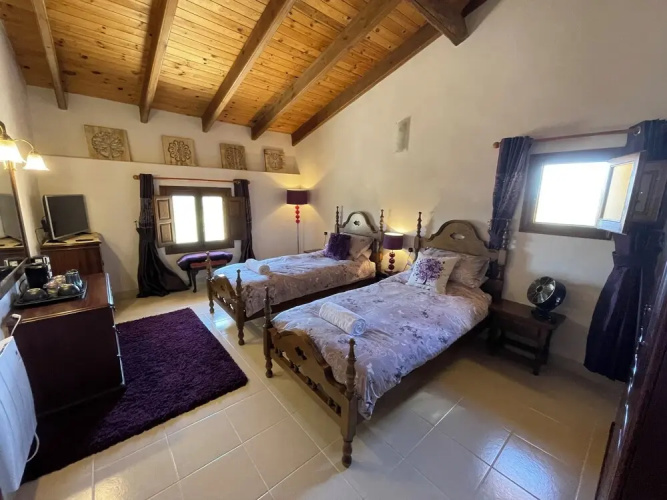 Grapevine Manor