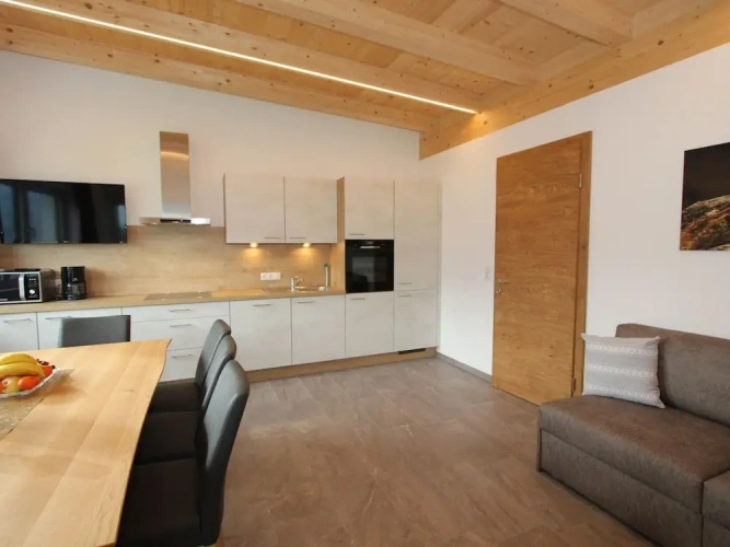 3 Bedrooms Classic Apartment