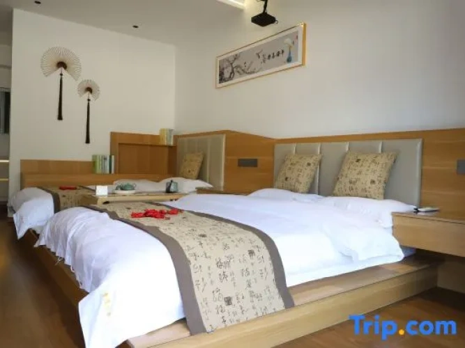 Standard Twin room with balcony