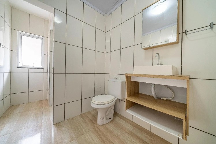 021 - Lindo Residencial com Piscina e Jacuzzi em Bombas