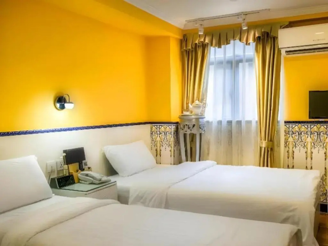 Happy Family Hotel