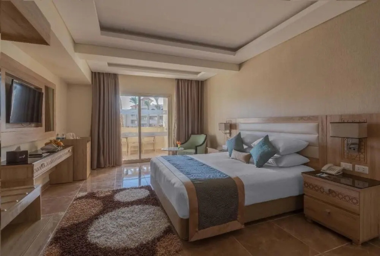 Albatros Aqua Blue Azrak VIP Package