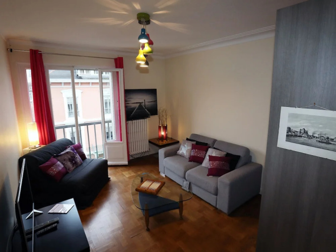 1 bedroom with elevator in downtown Annecy