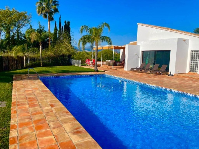 2 Bedrooms Villa