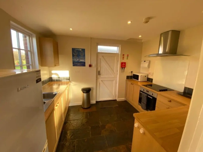 3 Bedrooms Cottage