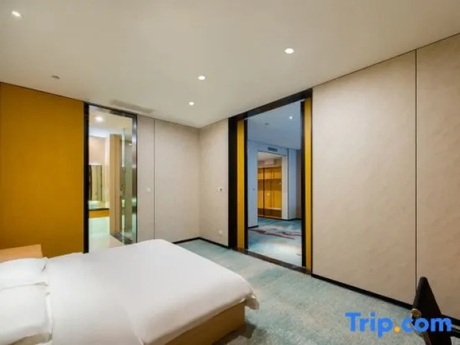 Deluxe Family Suite