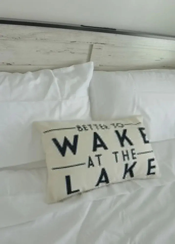 Lakeview Getaway With Hot Tub