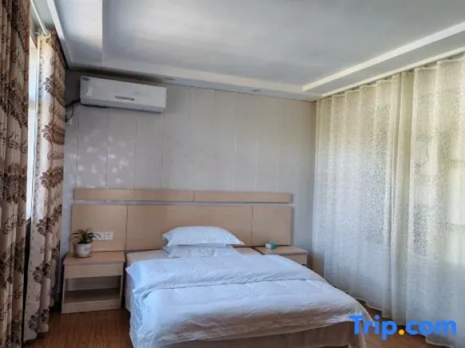 Deluxe Suite with mountain view
